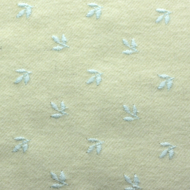 アクリル混紡/アイボリー × リーフ刺繍（アクア）